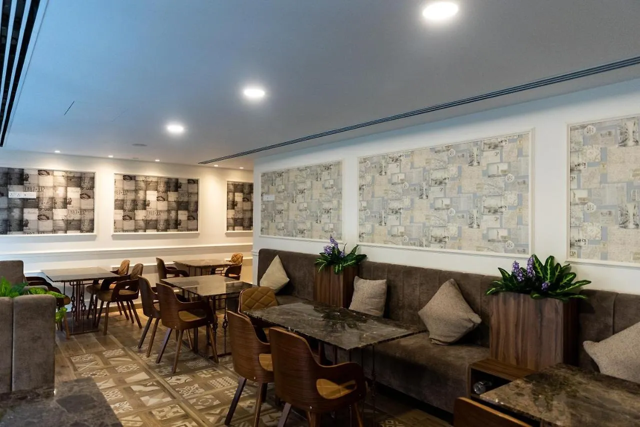Leonardo Boutique Hotel Larnaca 4*,