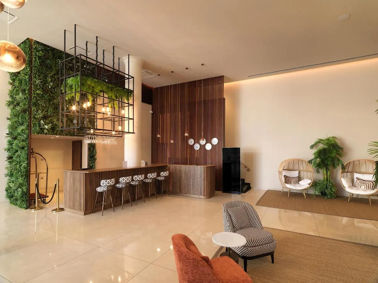 Leonardo Boutique Hotel לרנקה 4*,  קפריסין